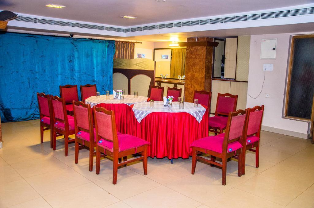 Hotel Akshaya Visakhapatnam Bagian luar foto