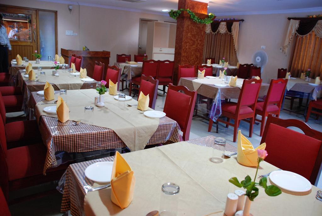 Hotel Akshaya Visakhapatnam Bagian luar foto