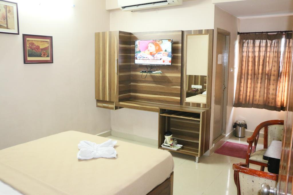 Hotel Akshaya Visakhapatnam Bagian luar foto